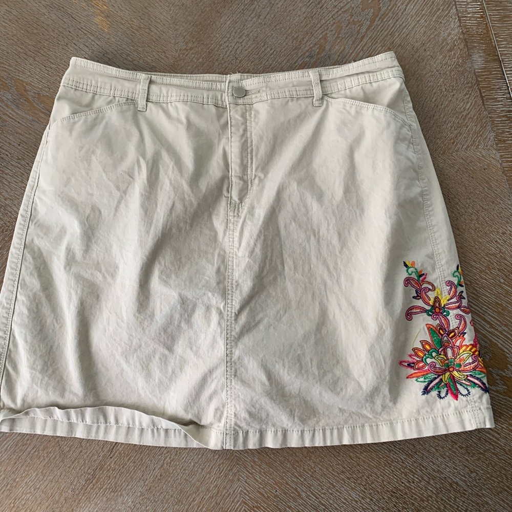 Croft & Barrow Classic Fit Skort Sz 14 Mini Beige Waist 34” Length 18” Pockets